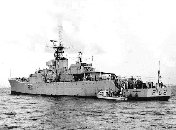 HMS Londonderry (F108) off Miami 1964